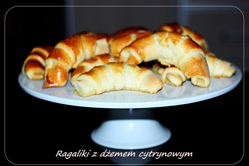 Przepyszne rogaliki z dżemem z cytryn  