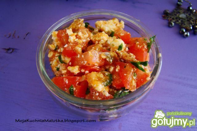 Przystawka pomidorowa z śledzikiem 