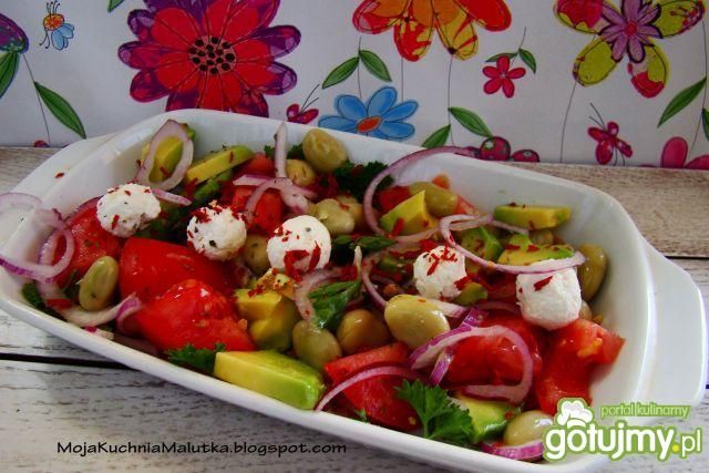 Przystawka z bobem i awokado Przystawka z bobem i awokado