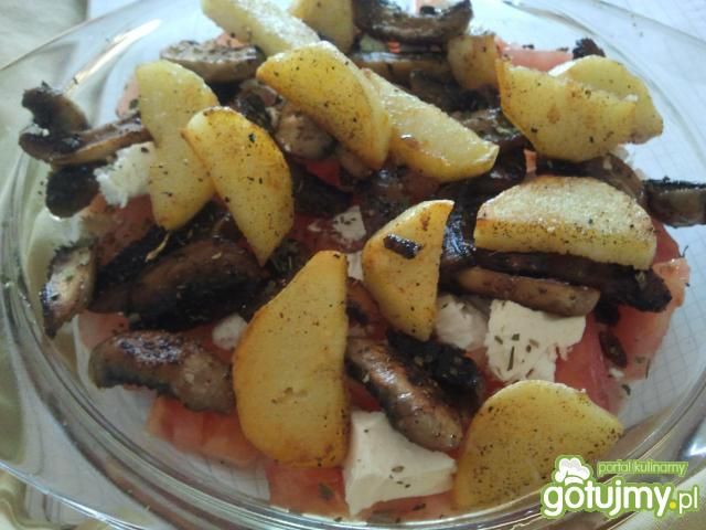 Przystawka z fety, ziemniaków, pieczarek Przystawka z fety, ziemniaków, pieczarek