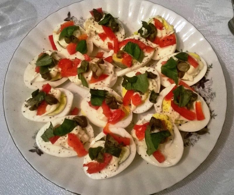 Przystawka z jajkami i kaparami 