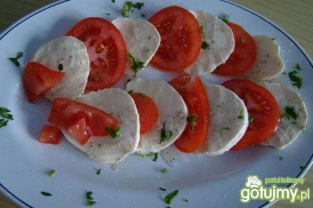 Przystawka z sera i pomidora