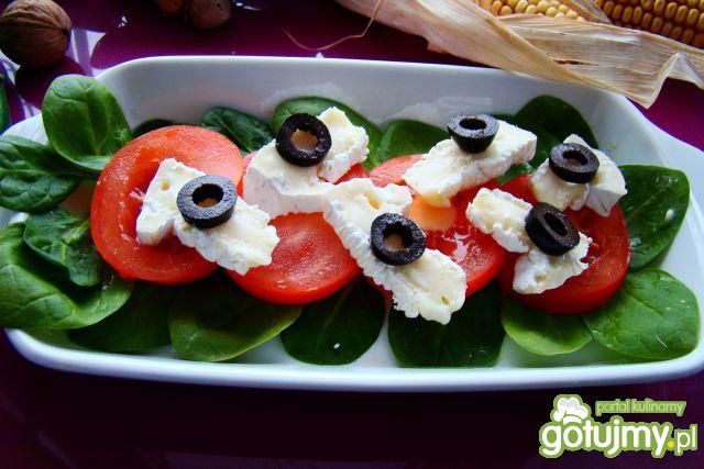 Przystawka z szpinaku  i sera pleśnioweg