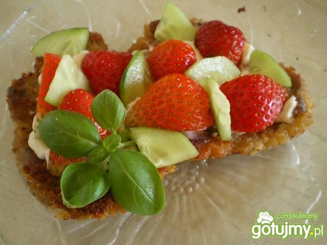 Przystawka z truskawkami na schabie Przystawka z truskawkami na schabie