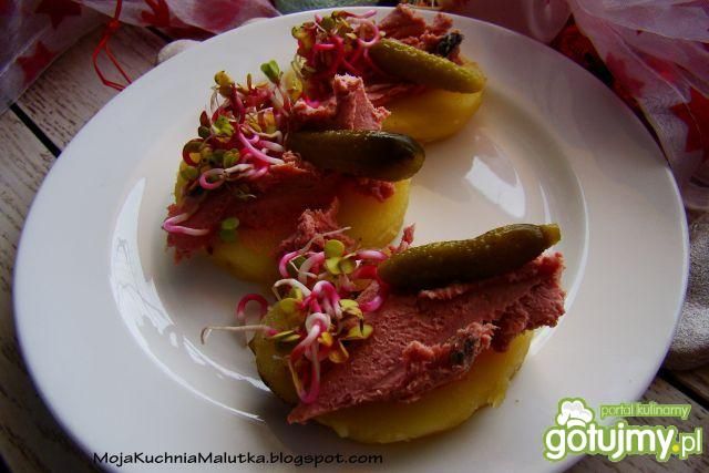 Przystawka z ziemniaków i pasztetu  Przystawka z ziemniaków i pasztetu