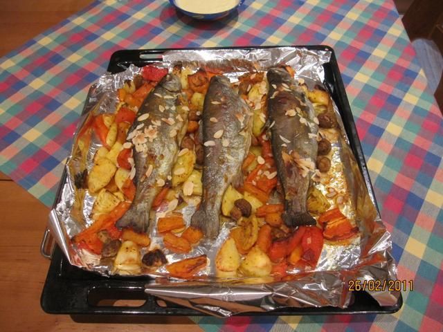 Pstrąg curry w warzywach