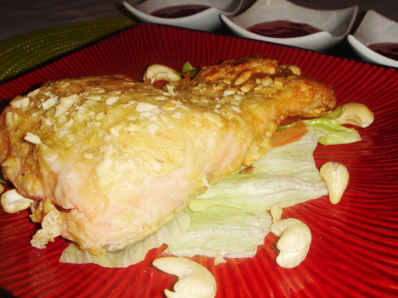 Pstrąg łososiowy z nerkowcami Pstrąg łososiowy z nerkowcami