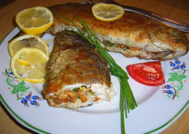 Pstrąg po królewsku z kurkami 