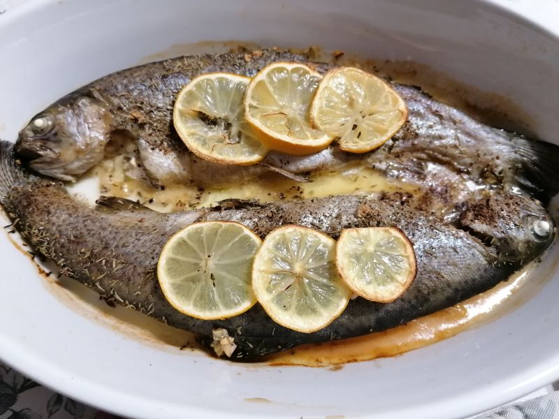 Pstrąg tęczowy pieczony