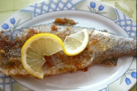 Pstrąg w panierce smażony na maśle