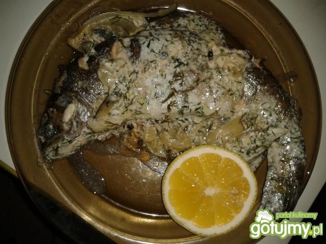 Pstrąg w sosie śmietanowo koperkowym