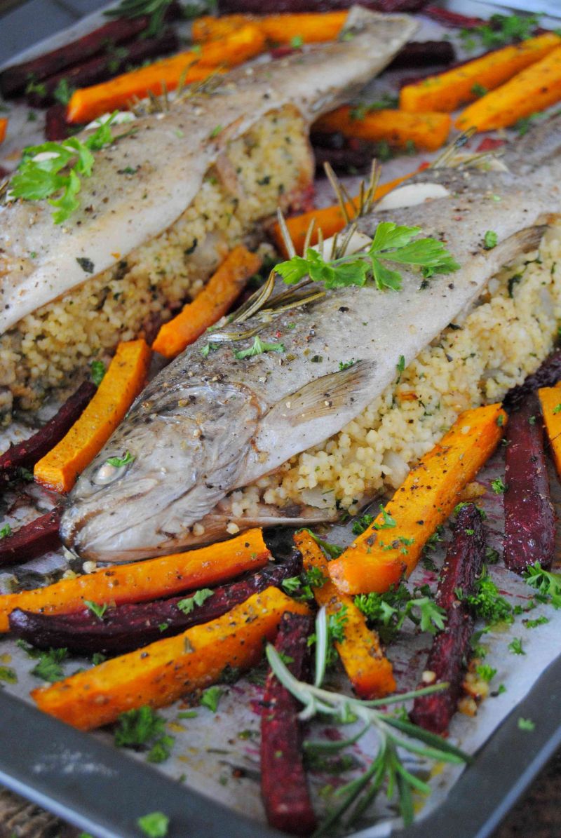 Pstrąg z dyniowymi i buraczkowymi frytkami  Pstrąg z dyniowymi i buraczkowymi frytkami