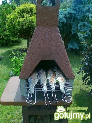 Pstrąg z grilla z cytryną i pietruszką