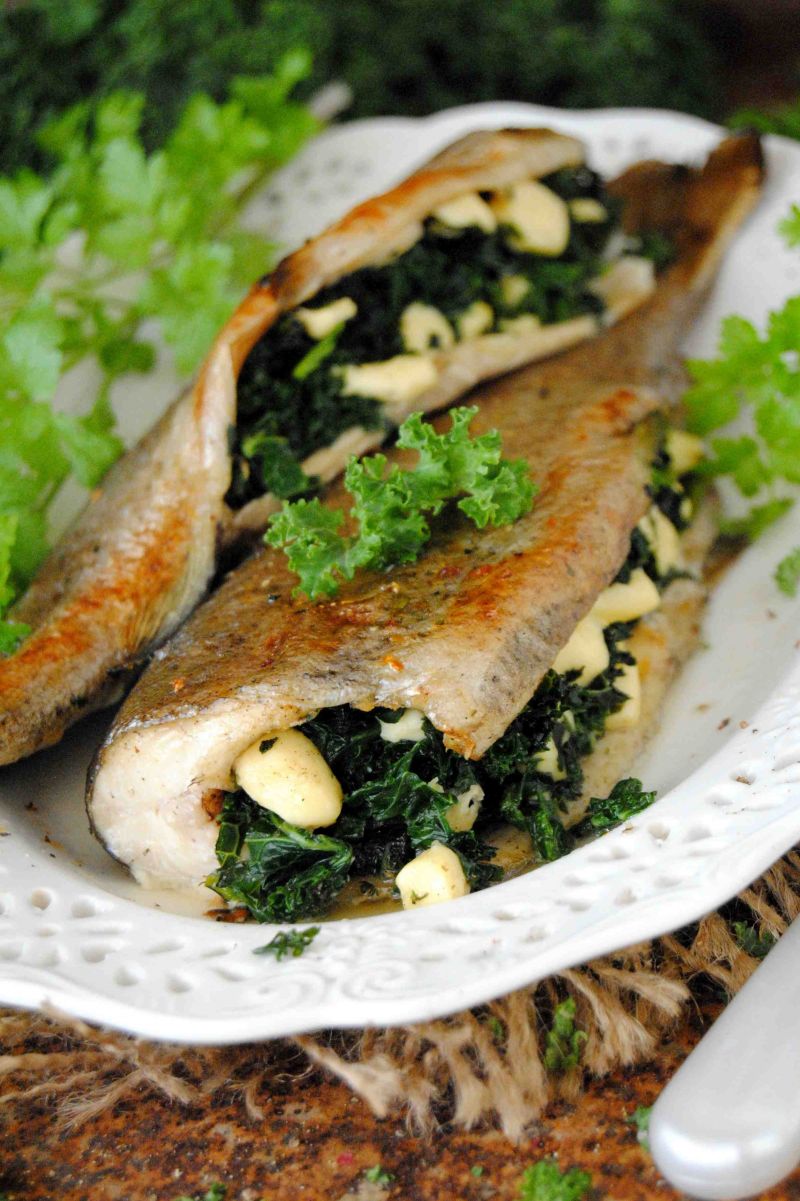 Pstrąg  z jarmużem