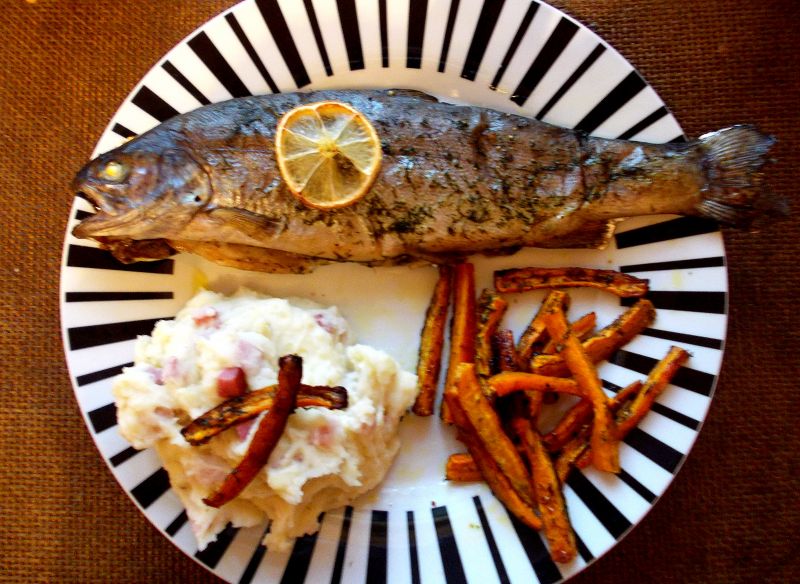 Pstrąg z koperkiem i puree ziemniaczane z boczkiem Pstrąg z koperkiem i puree ziemniaczane z boczkiem