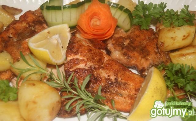 Pstrąg z pieprzem i rozmarynem