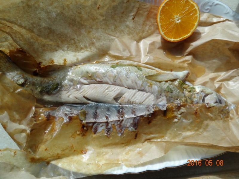 Pstrąg z sokiem pomarańczowym