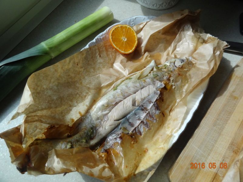 Pstrąg z sokiem pomarańczowym