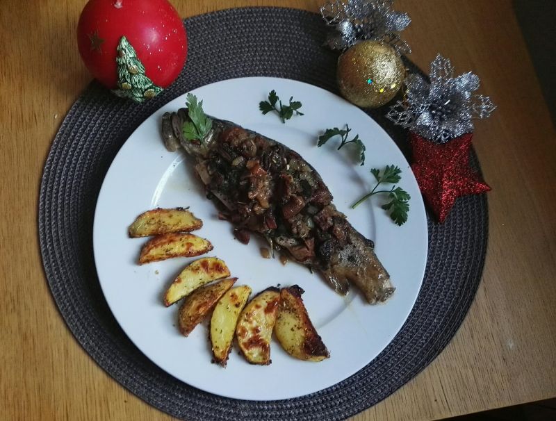 Pstrąg z suszonymi grzybami Pstrąg z suszonymi grzybami