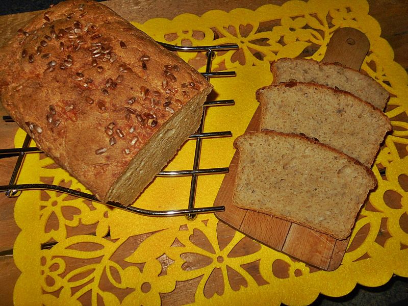 Pszenno-kukurydziany chleb z kefirem słonecznikiem