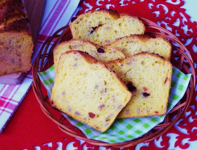 Pszenno-kukurydziany chleb z żurawiną