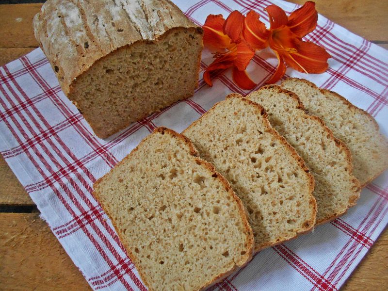 Pszenno-owsiany chleb z cebulą