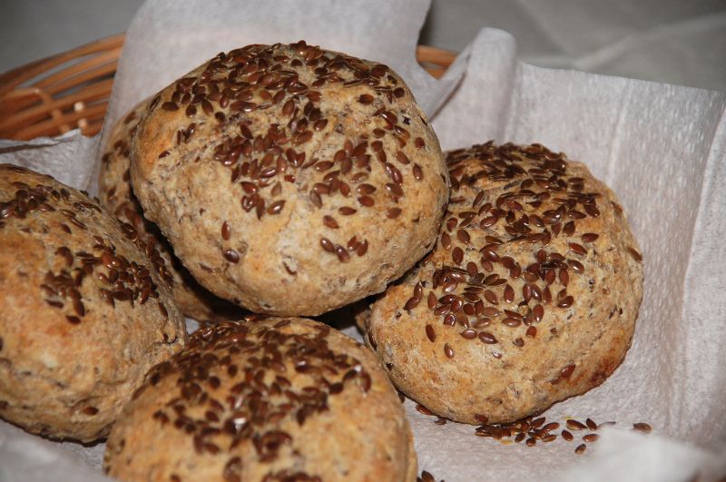 Pszenno-razowe bułki z siemieniem lnianym