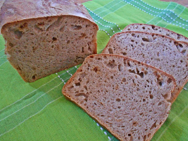 Pszenno-żytni chleb na zakwasie Pszenno-żytni chleb na zakwasie