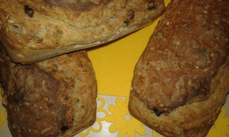 Pszenno - żytni chlebek z bakaliami Pszenno - żytni chlebek z bakaliami