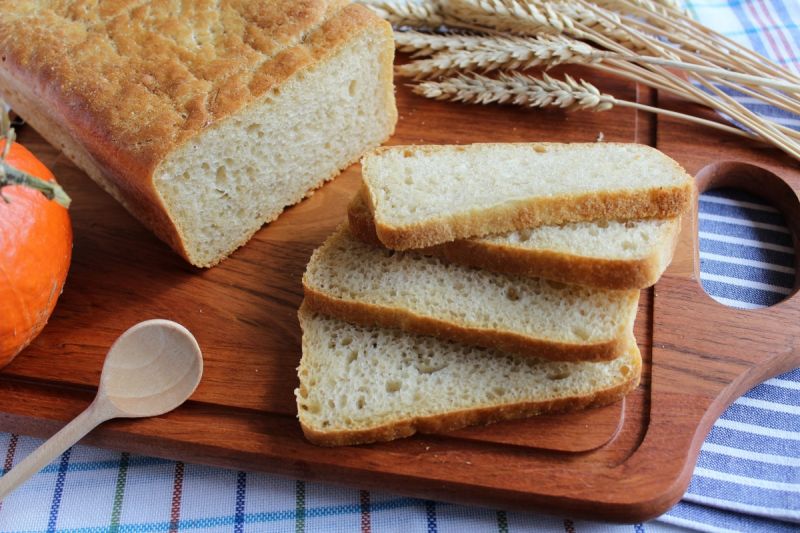 Pszenny chleb na zakwasie z dyniowym puree