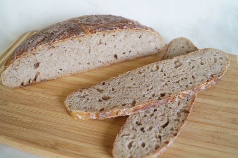 Pszenny chleb z pęczakiem na zakwasie żytnim Pszenny chleb z pęczakiem na zakwasie żytnim