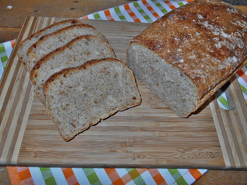 Pszenny chleb ze smażoną cebulą