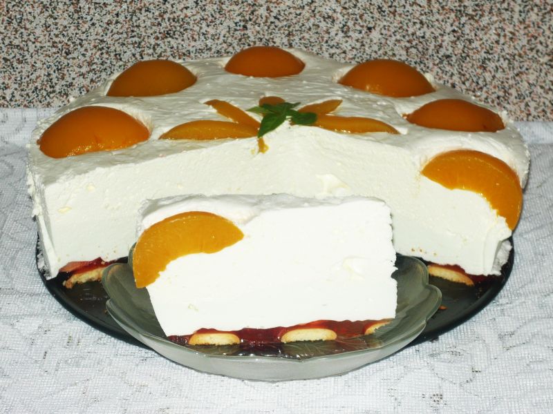 Ptasie mleczko z brzoskwiniami  Ptasie mleczko z brzoskwiniami