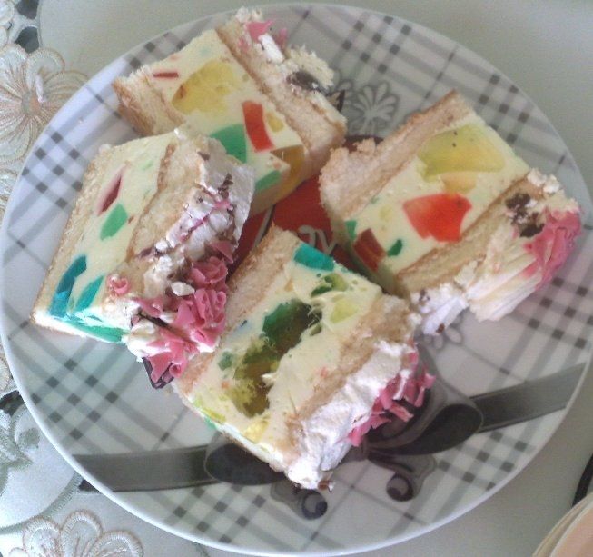 Ptasie mleczko z galaretkami w różnych kolorach Ptasie mleczko z galaretkami w różnych kolorach