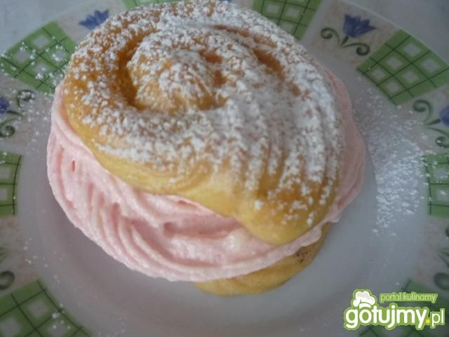 Ptyś truskawkowy Ptyś truskawkowy