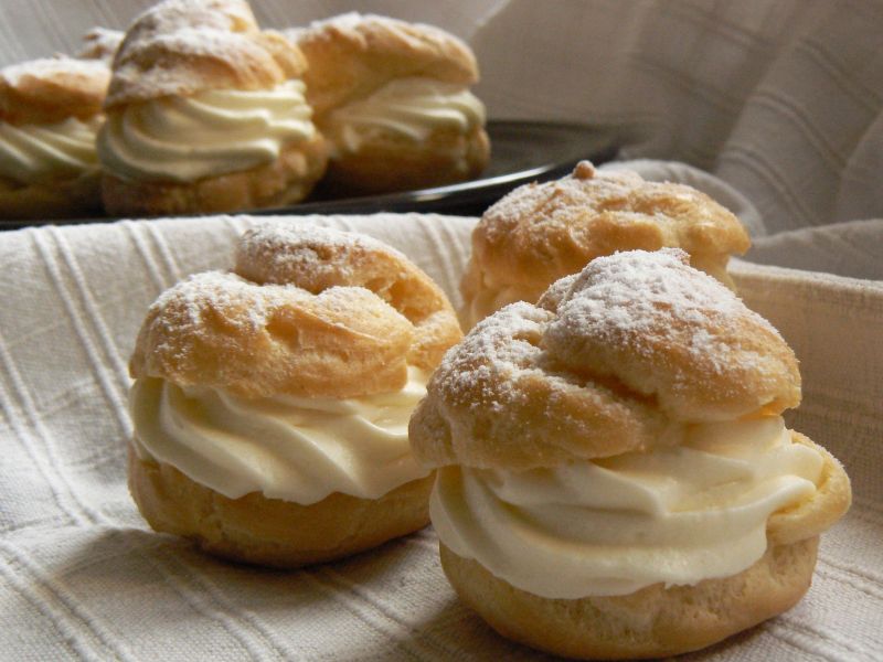 Ptysie z bitą śmietaną