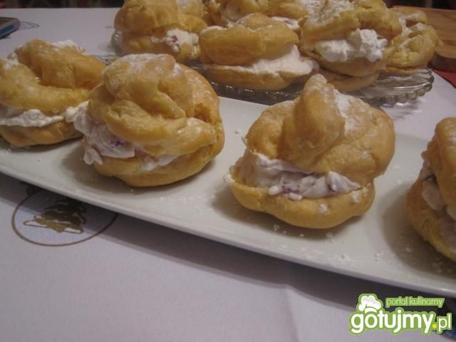 Ptysie z bitą śmietaną wg Joli