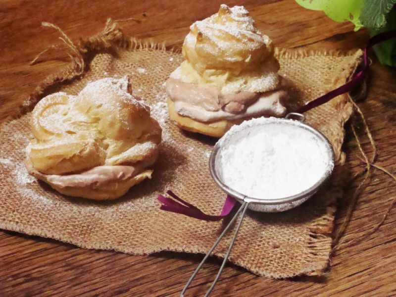 Ptysie z czekoladową śmietaną 