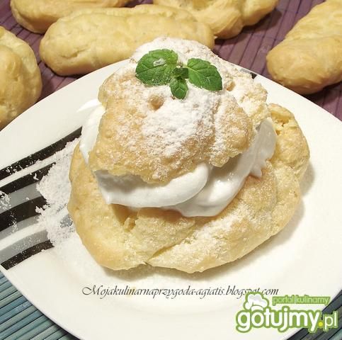 Ptysie z kremem bezowym