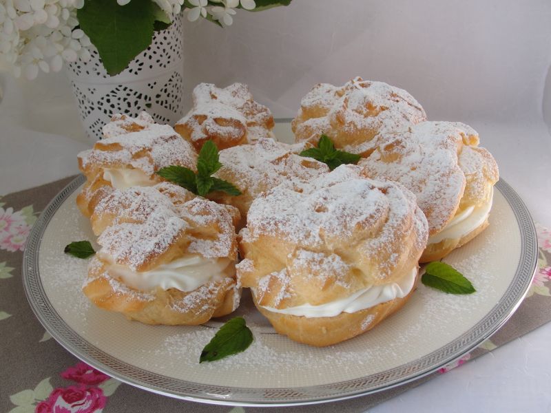 Ptysie z kremem pina colada