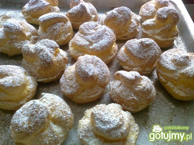 Ptysie z kremem waniliowym Ptysie z kremem waniliowym