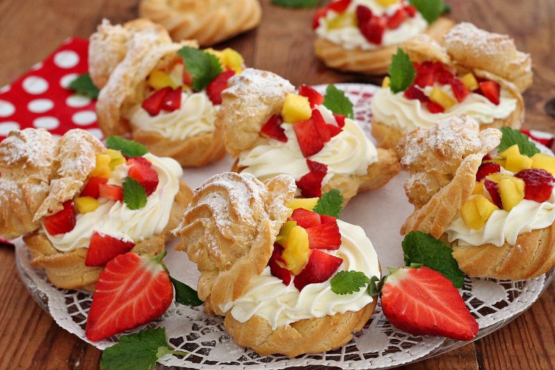 Ptysie z truskawkami Ptysie z truskawkami