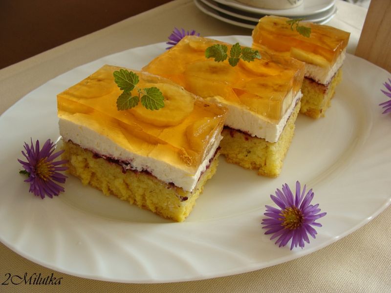 Puchatek bananowy z galaretką 