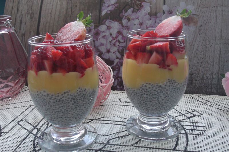 Pudding chia z domowym kisielem 