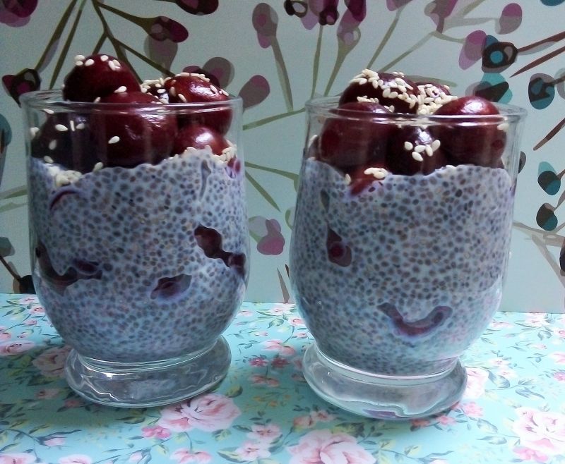 Pudding chia z wiśniami