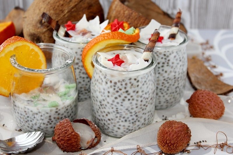 Pudding kokosowy z chia, liczi i nutą pomarańczy Pudding kokosowy z chia, liczi i nutą pomarańczy