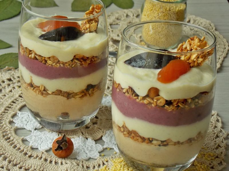 Pudding z kaszy jaglanej z granolą  Pudding z kaszy jaglanej z granolą