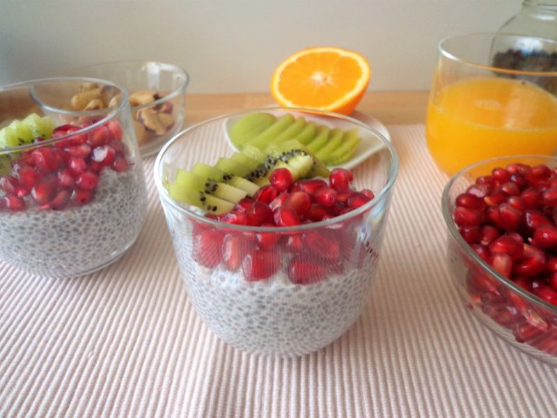 Pudding z mleka migdałowego i nasion chia