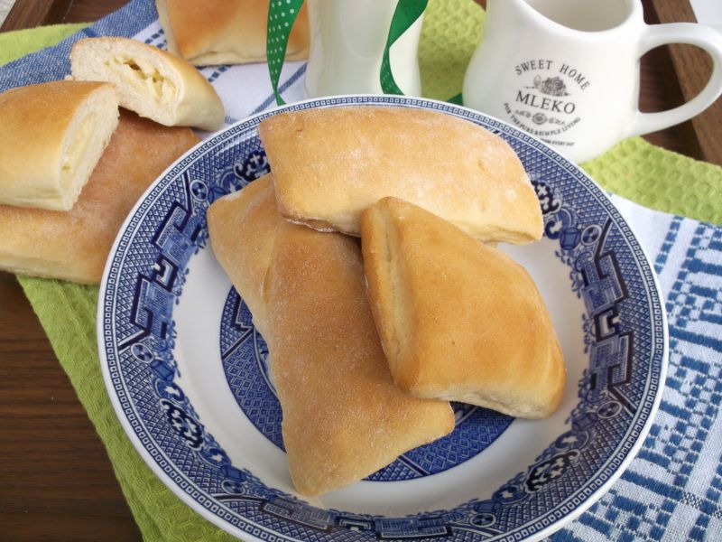 Pulchne poduszeczki z białym serem Pulchne poduszeczki z białym serem