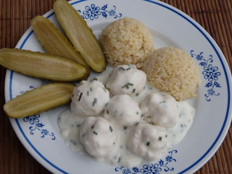 Pulpeciki drobiowe w sosie z serków topionych Pulpeciki drobiowe w sosie z serków topionych
